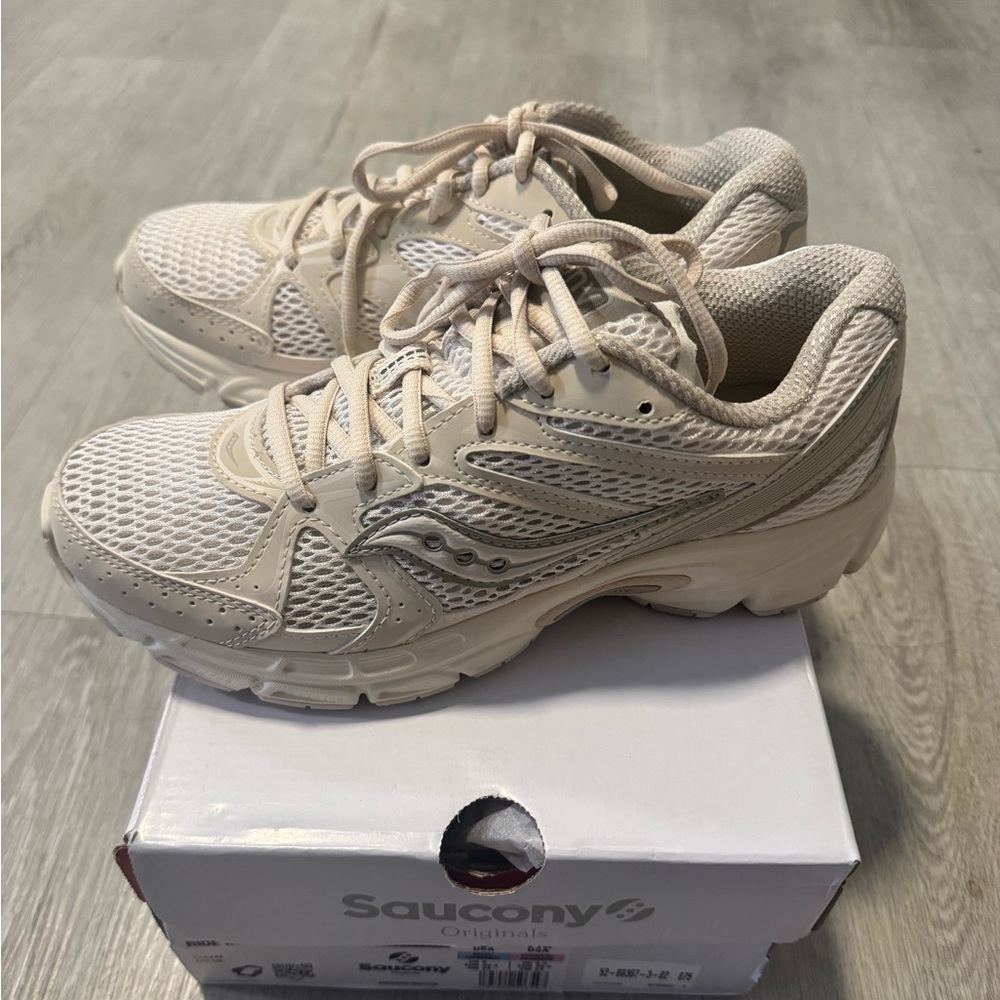 Saucony Ride Millenium. New. Excellent condition.